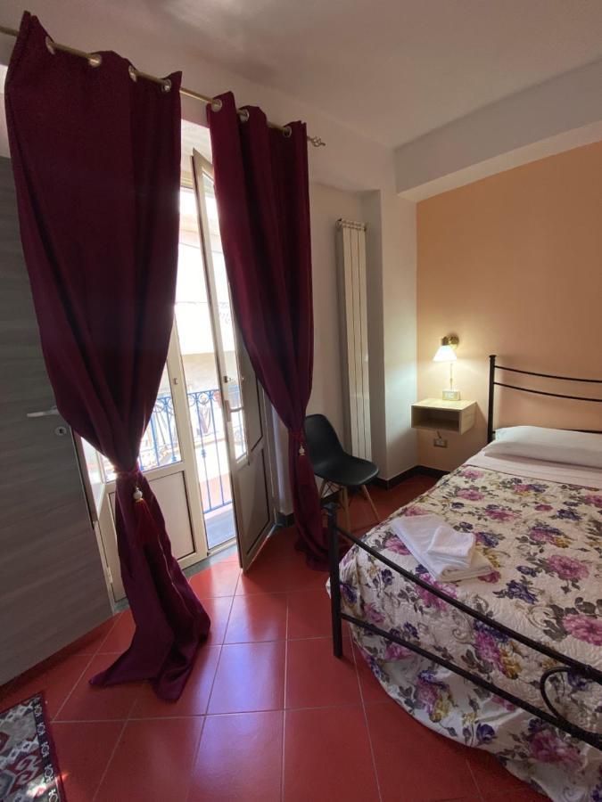 Taormina'S Sun Bed & Breakfast Exterior photo