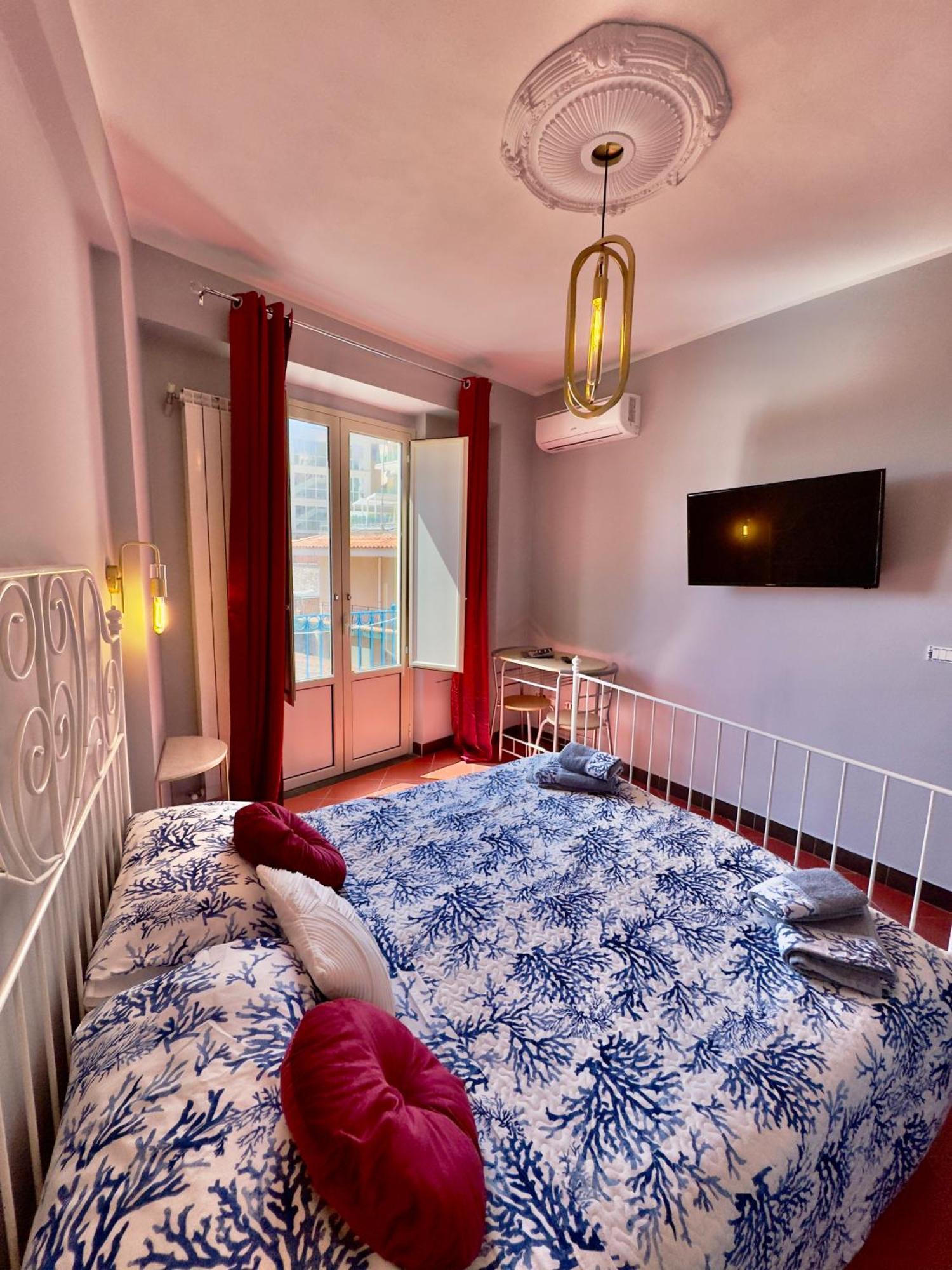 Taormina'S Sun Bed & Breakfast Exterior photo